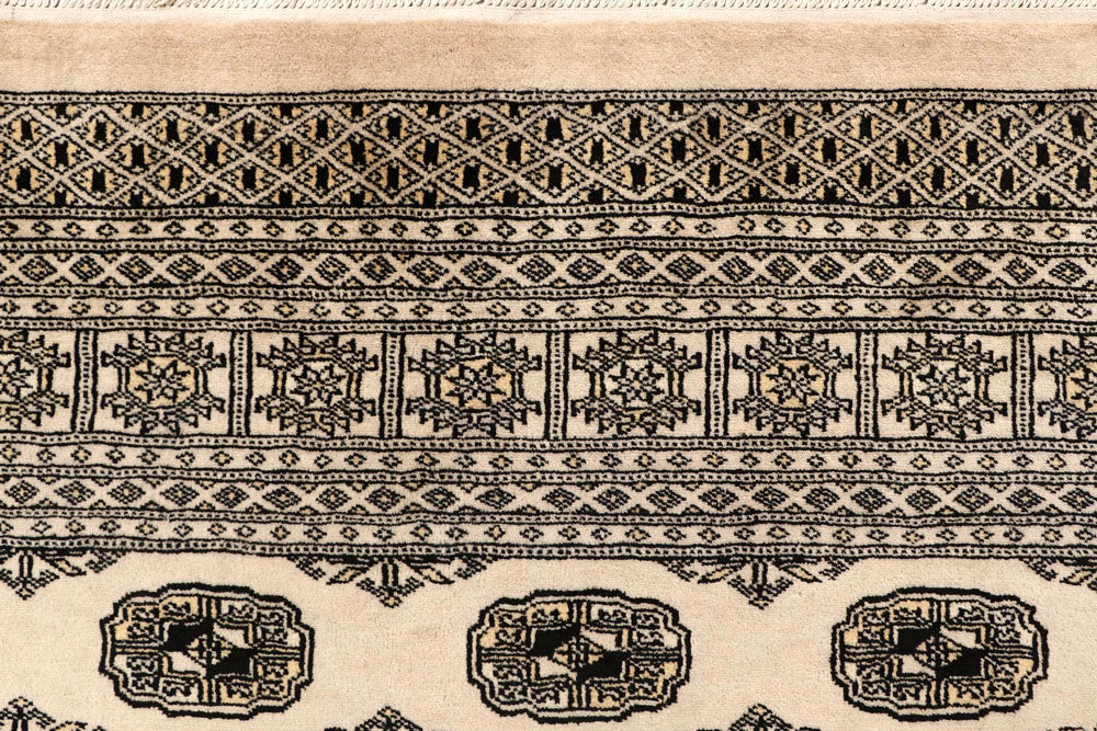 Bisque Bokhara | 6.7 x 7.9 | RRR-49712