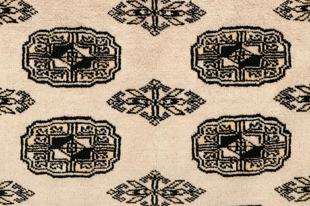 Bisque Bokhara | 6.7 x 7.9 | RRR-49712