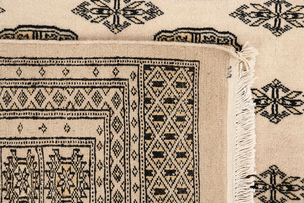 Bisque Bokhara | 6.7 x 7.9 | RRR-49712
